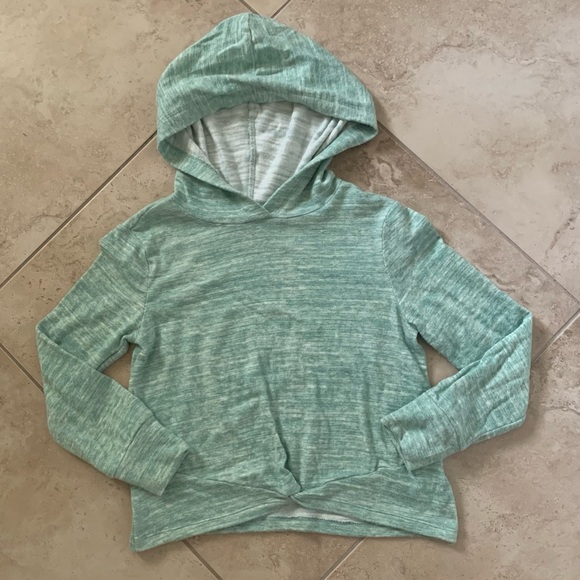 Old navy pullover size small 6/7